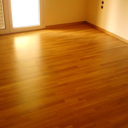 Συντήρηση παλιού πατώματος σε υπνοδωμάτιο στη Ν.Σμύρνη με σατινέ βερνίκι νερού. 